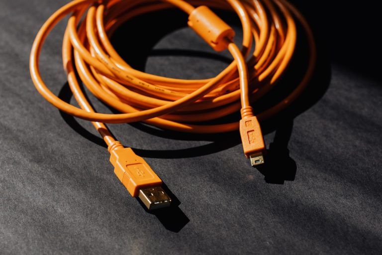 Ai nevoie de cabluri de interior?