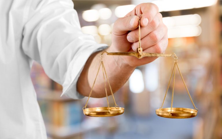 Gazduieste-ti firma la un avocat