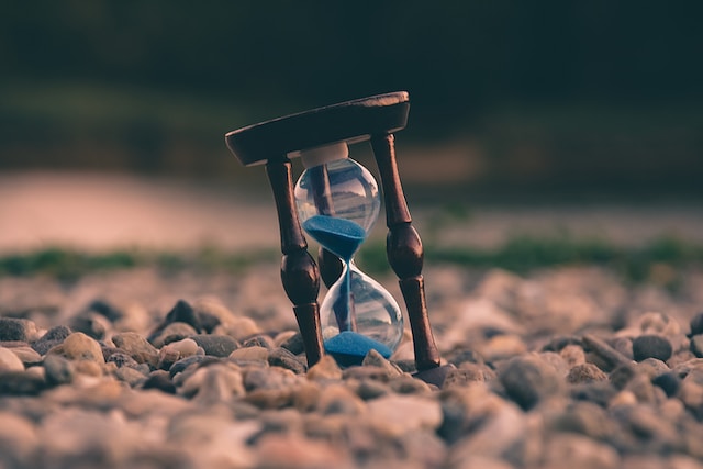 Trece timpul..
