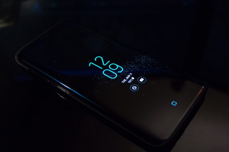 Cum să îți folosești telefonul pentru a te distra, a te informa sau a te educa