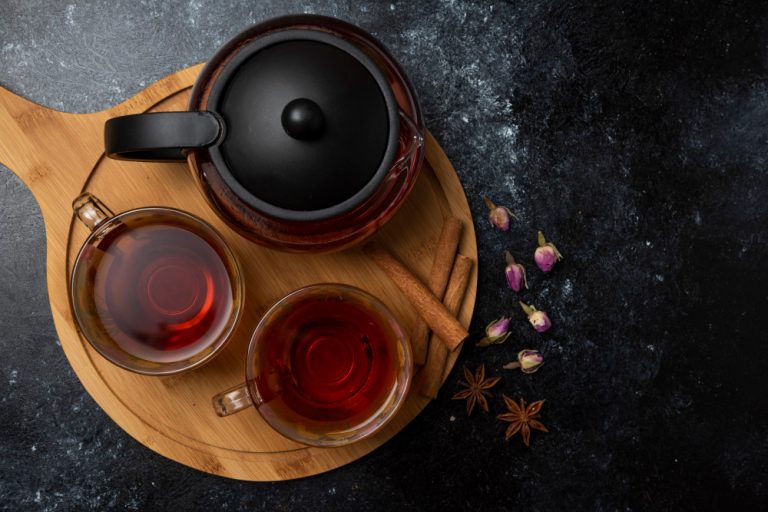 Ceaiurile negre: istorie, proprietăți și rețete tradiționale