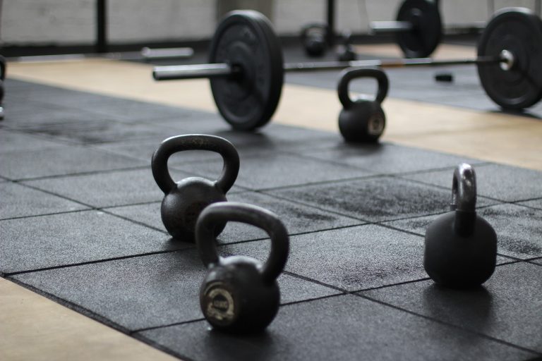 Cum să îți măsori și să îți evaluezi masa musculară