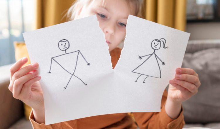 Divorțul: ce este, cum se pronunță și care sunt efectele lui