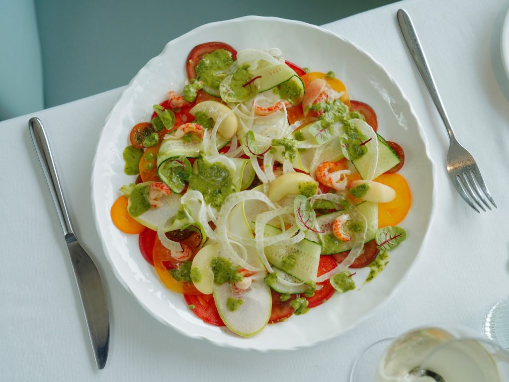 Cum să faci o salată Nicoise colorată și sănătoasă