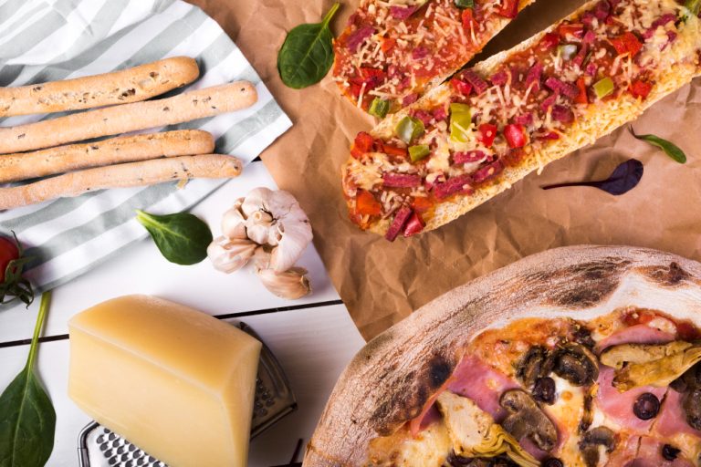 Pizza: istoria, originea și evoluția celei mai populare mâncări din lume