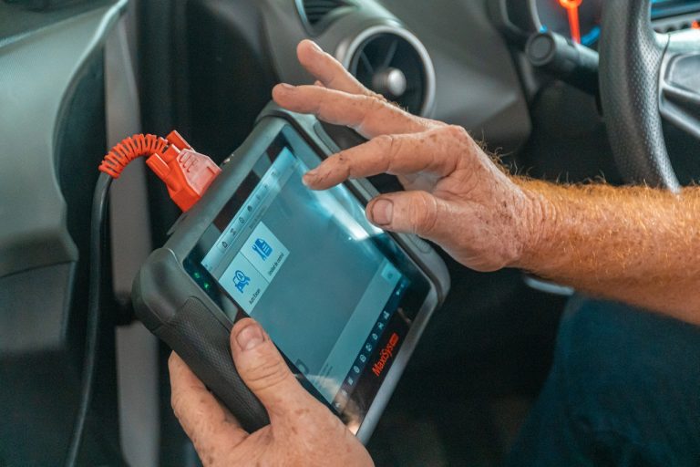 Cum să îți comanzi piesele auto online în siguranță și rapiditate