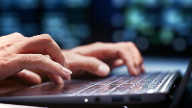 Cum să alegi cea mai bună găzduire PrestaShop pentru magazinul tău online?