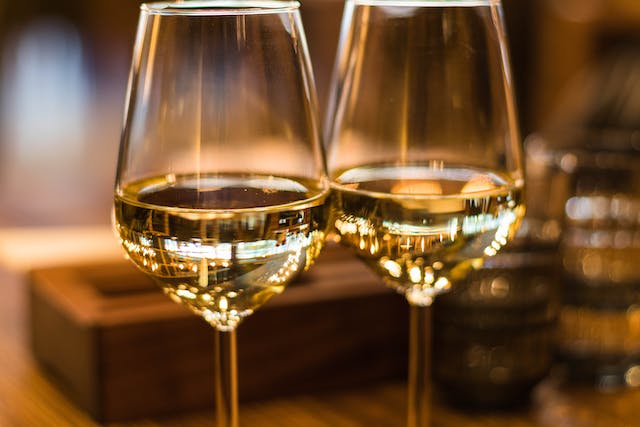 Lumea vinului: Diferențele dintre vinul clasic și Porto