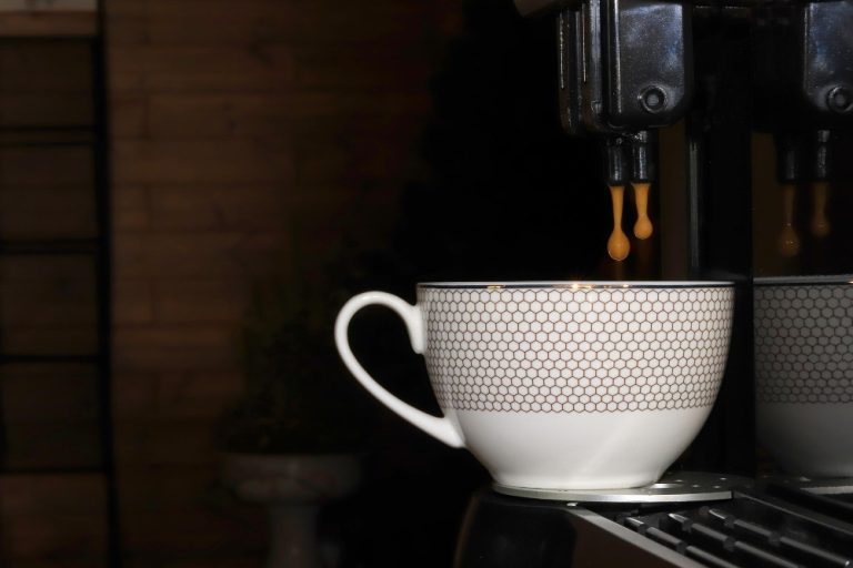 Espressorul automat: ce este, care sunt beneficiile și funcțiile acestui echipament