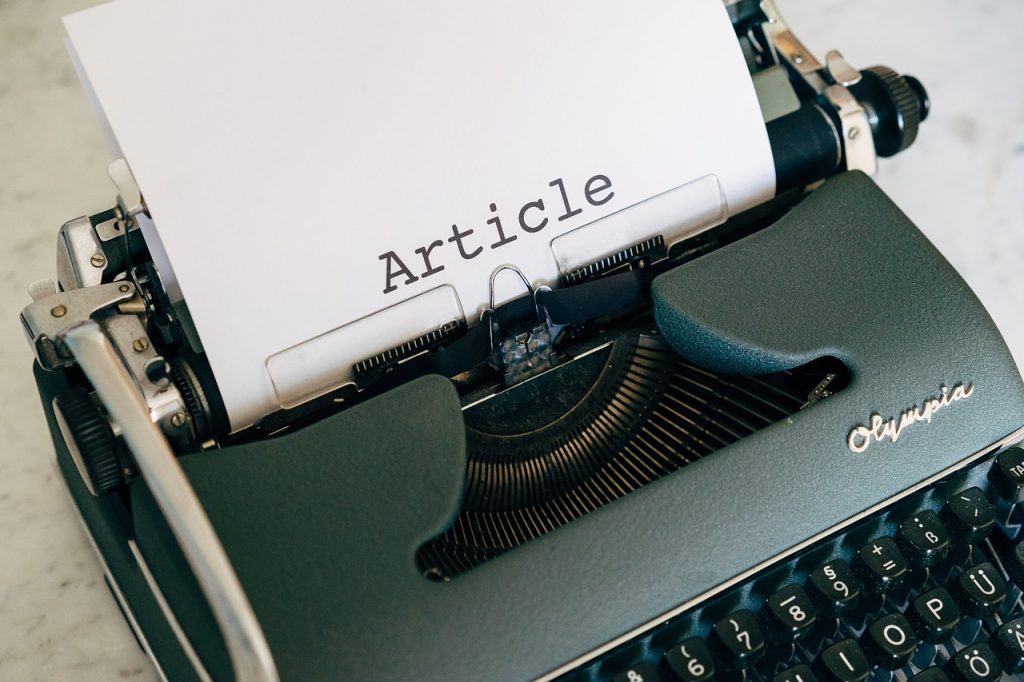 Cum să scrii articole de blog care să atragă trafic din Google