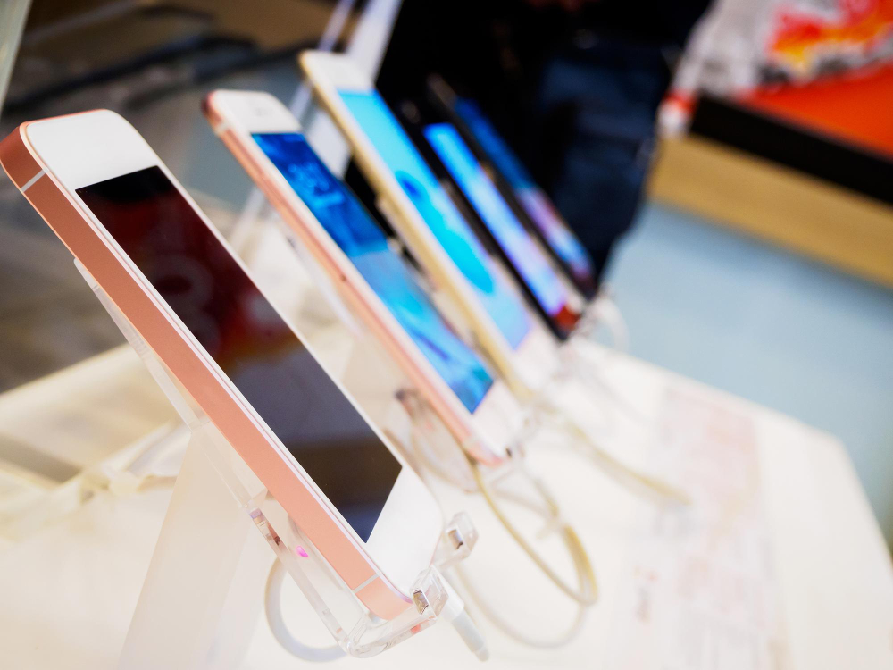 Scurt ghid pentru achiziționarea unui telefon Apple second hand