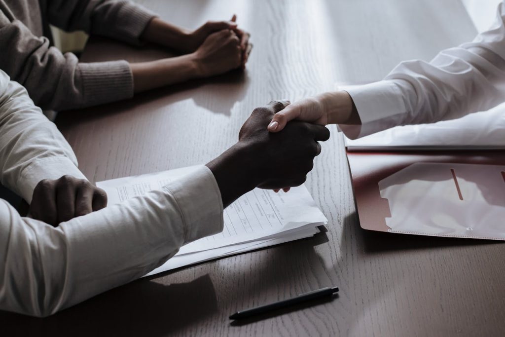 Cum să negociezi termenii unui contract de franciză