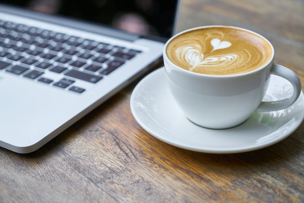 Cum să prepari cea mai cremoasă cafea acasă