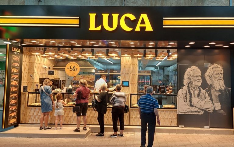 Lanțul de simigerii Luca, condus de băcăuanul George Adrăgăi, se extinde puternic în Polonia