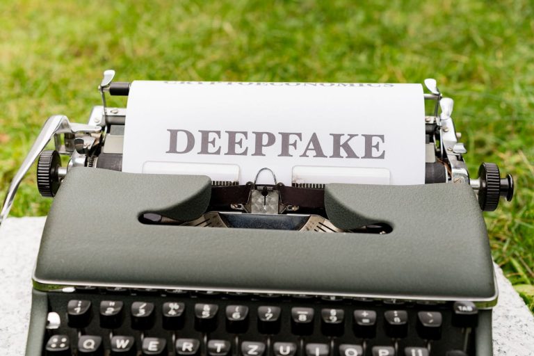 Ce înseamnă deepfake și de ce devine un pericol digital real?