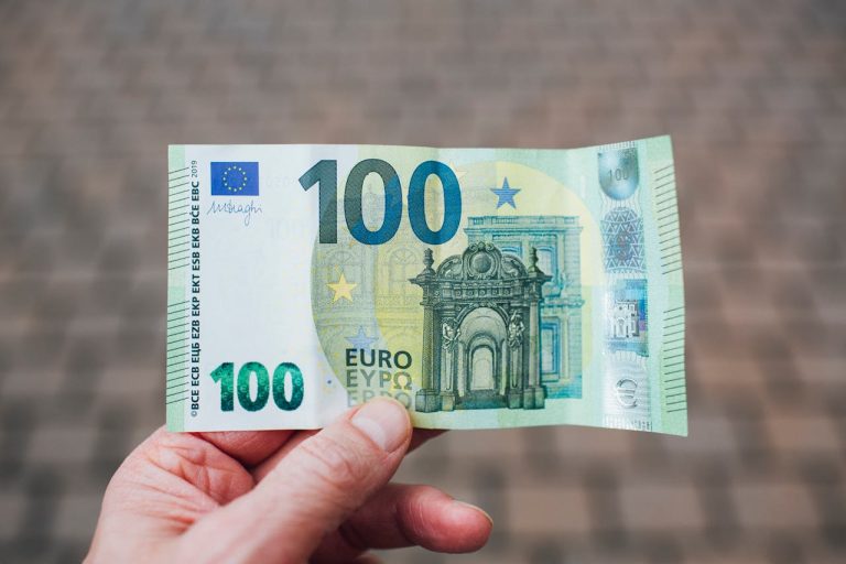 Ce înveți despre bani doar atunci când rămâi fără ei