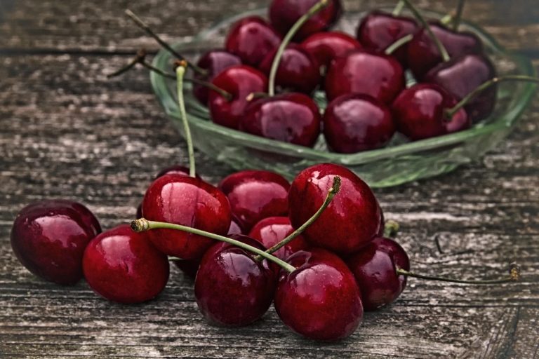 Cum recunoști cireșele coapte natural față de cele forțate