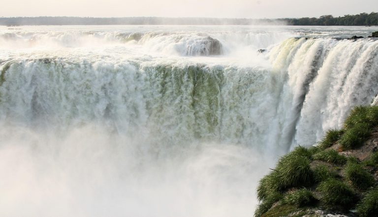 Vacanță în Argentina: Patagonia și cascadele Iguazu