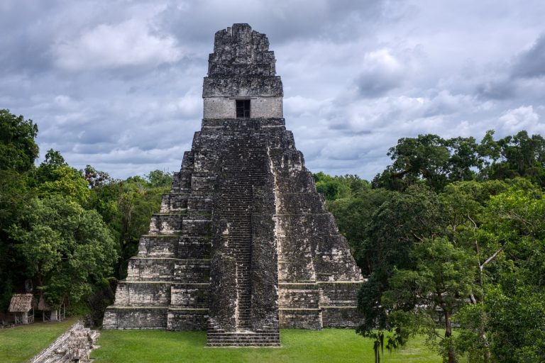 Vacanță în Guatemala: vulcani și temple mayașe