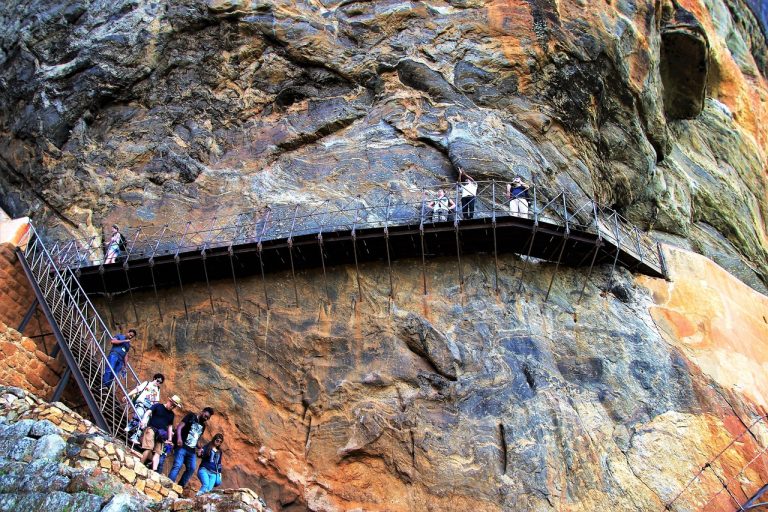 Vacanță în Sri Lanka: ceai, plaje și safari exotice