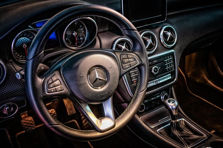 Ce înseamnă martorul „check engine” din bord