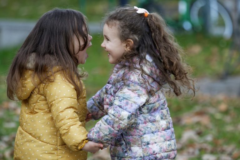 Mesaje de Ziua Copilului pentru grădinițe, școli și grupuri
