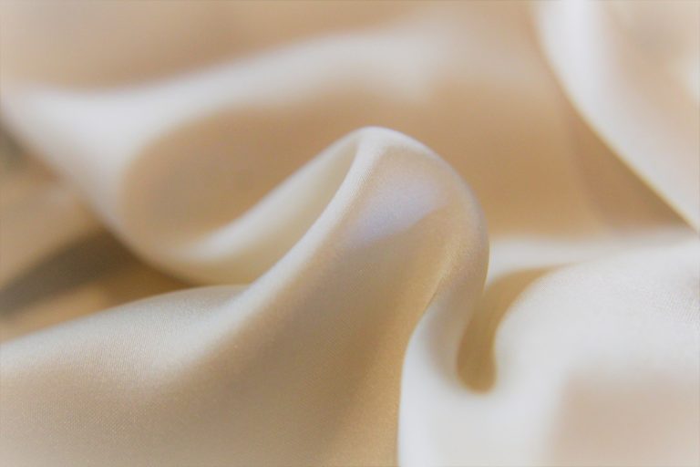 Parfum de haine pentru țesături delicate: recomandări