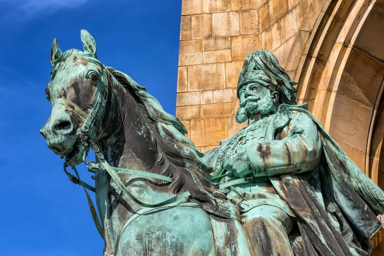 Personalități istorice legate de Vaslui și rolul lor