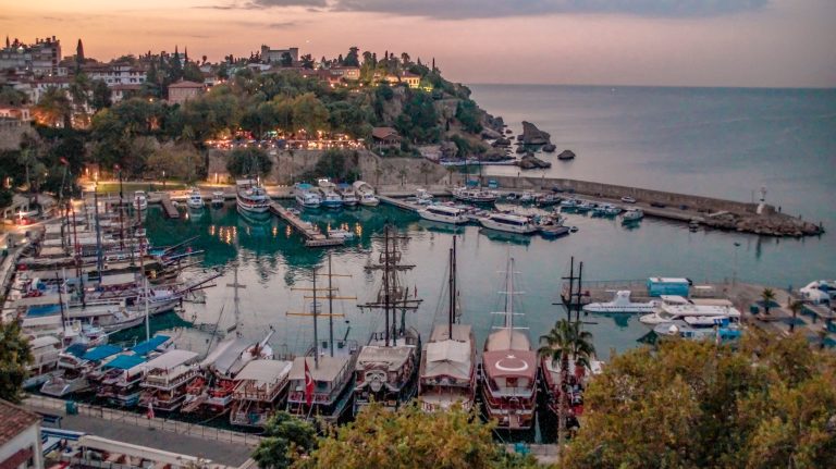 Cum îți organizezi o vacanță în Antalya