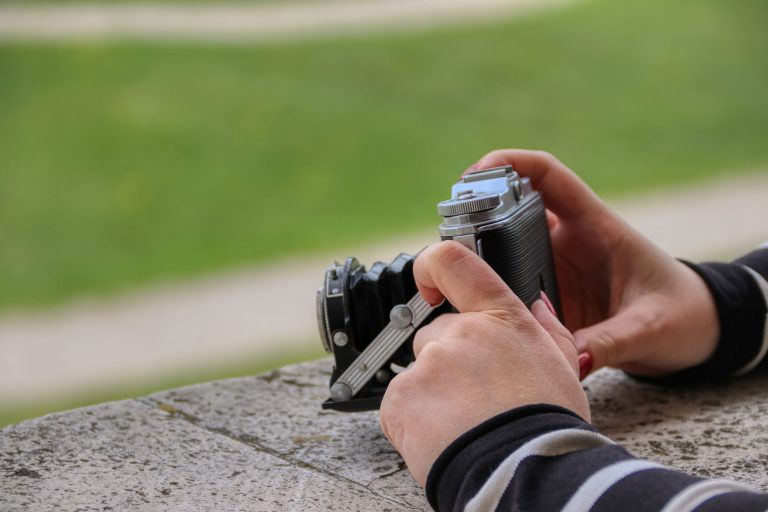 Fujifilm X-S20: cât de bun este aparatul foto pentru video și social media