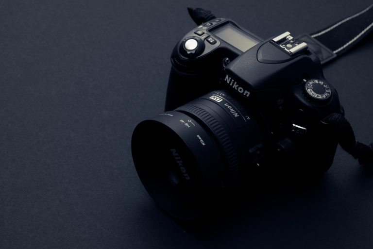 Nikon Z6 III: modelul mirrorless care încearcă să ofere echilibru între foto și video