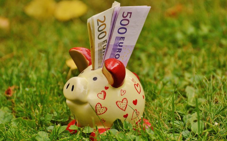 Cum să economisești bani pentru o achiziție importantă fără să apelezi la credit